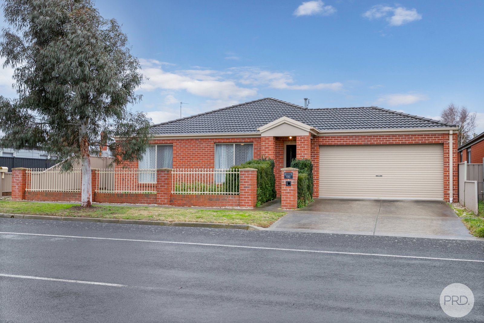 180 Yarrowee Street SEBASTOPOL 1