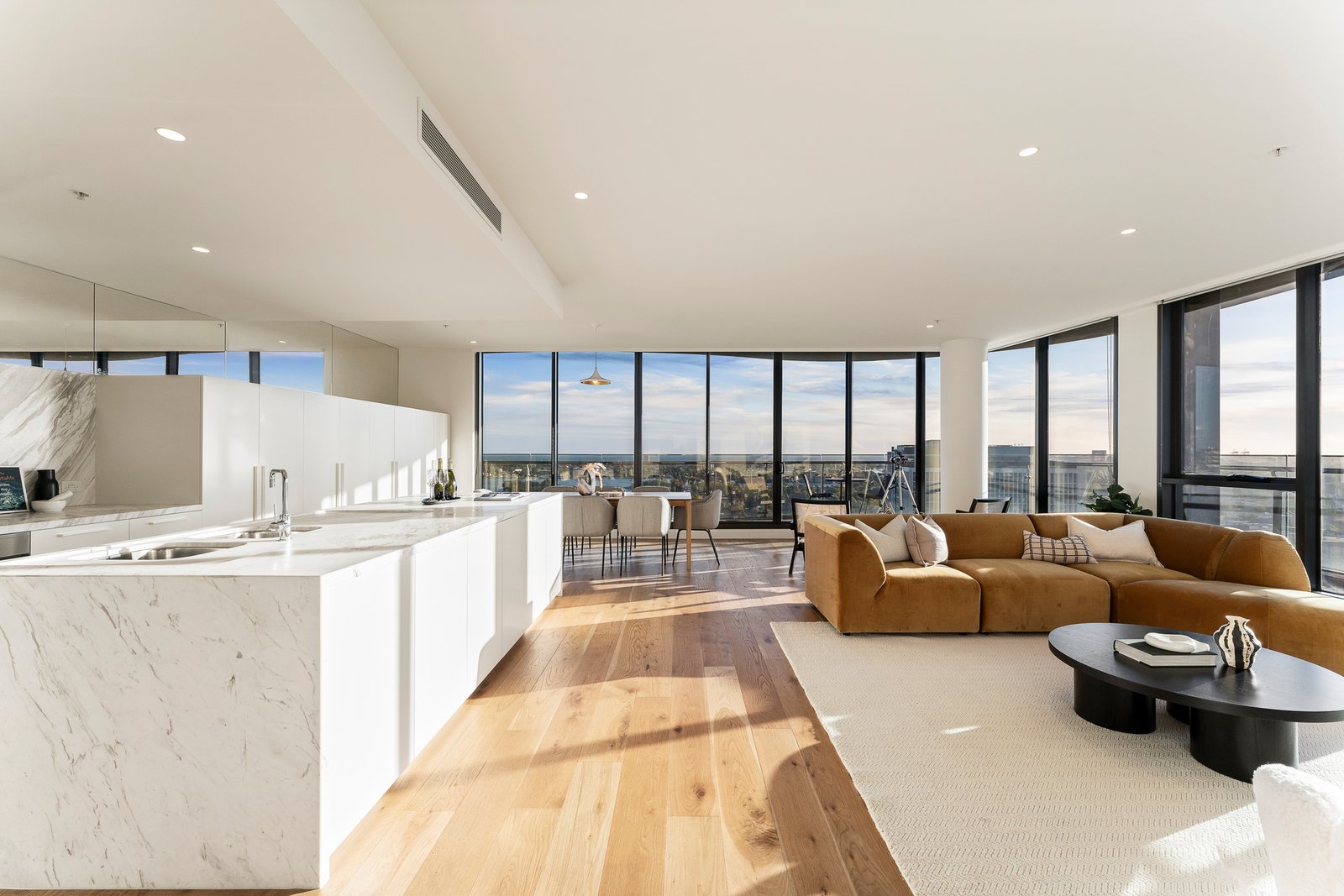 Gallery: 1801/35 Albert Road