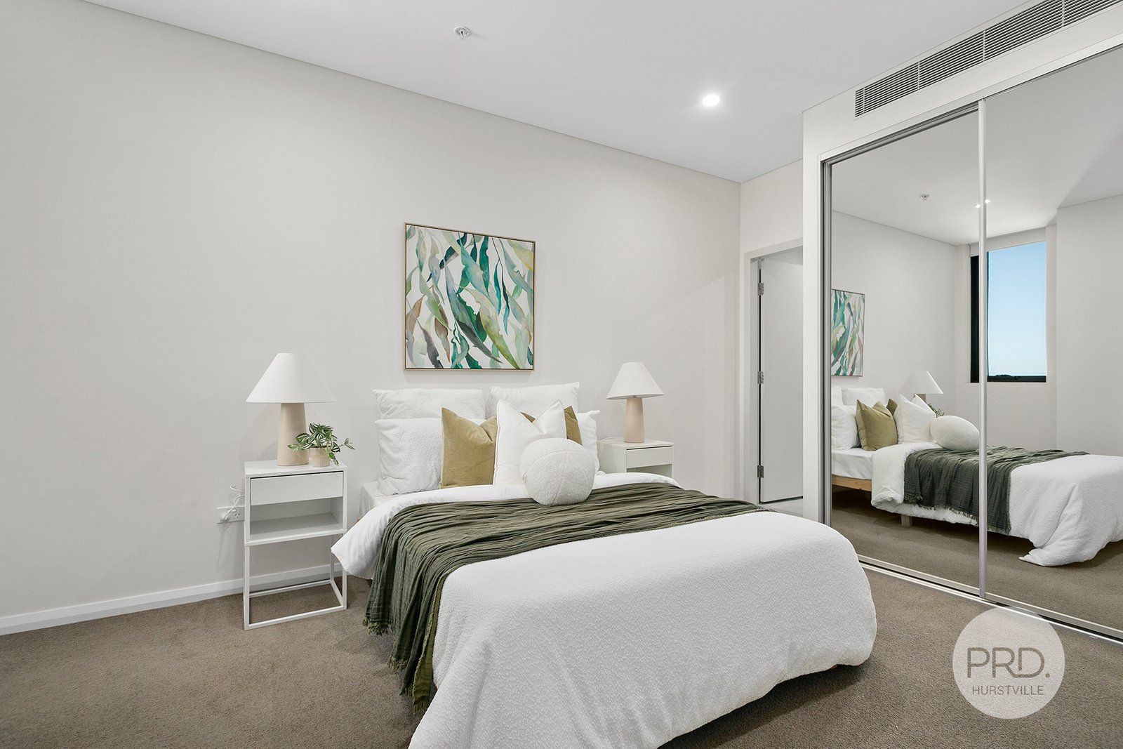1802/1D Greenbank Street HURSTVILLE 4
