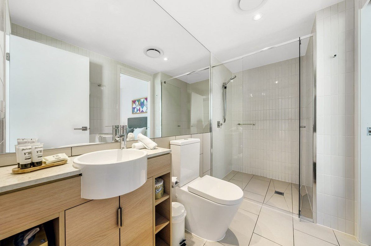1803/2663 Gold Coast Highway BROADBEACH 13