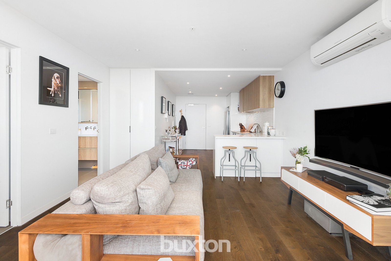 Gallery: 1803/3-5 St Kilda Road