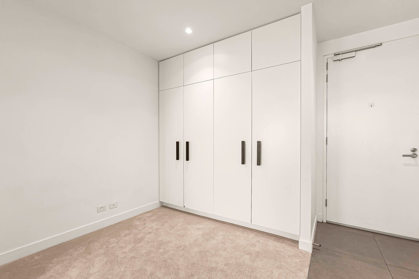 Real Estate and Property in 1806/421 Docklands Drive, Docklands, VIC