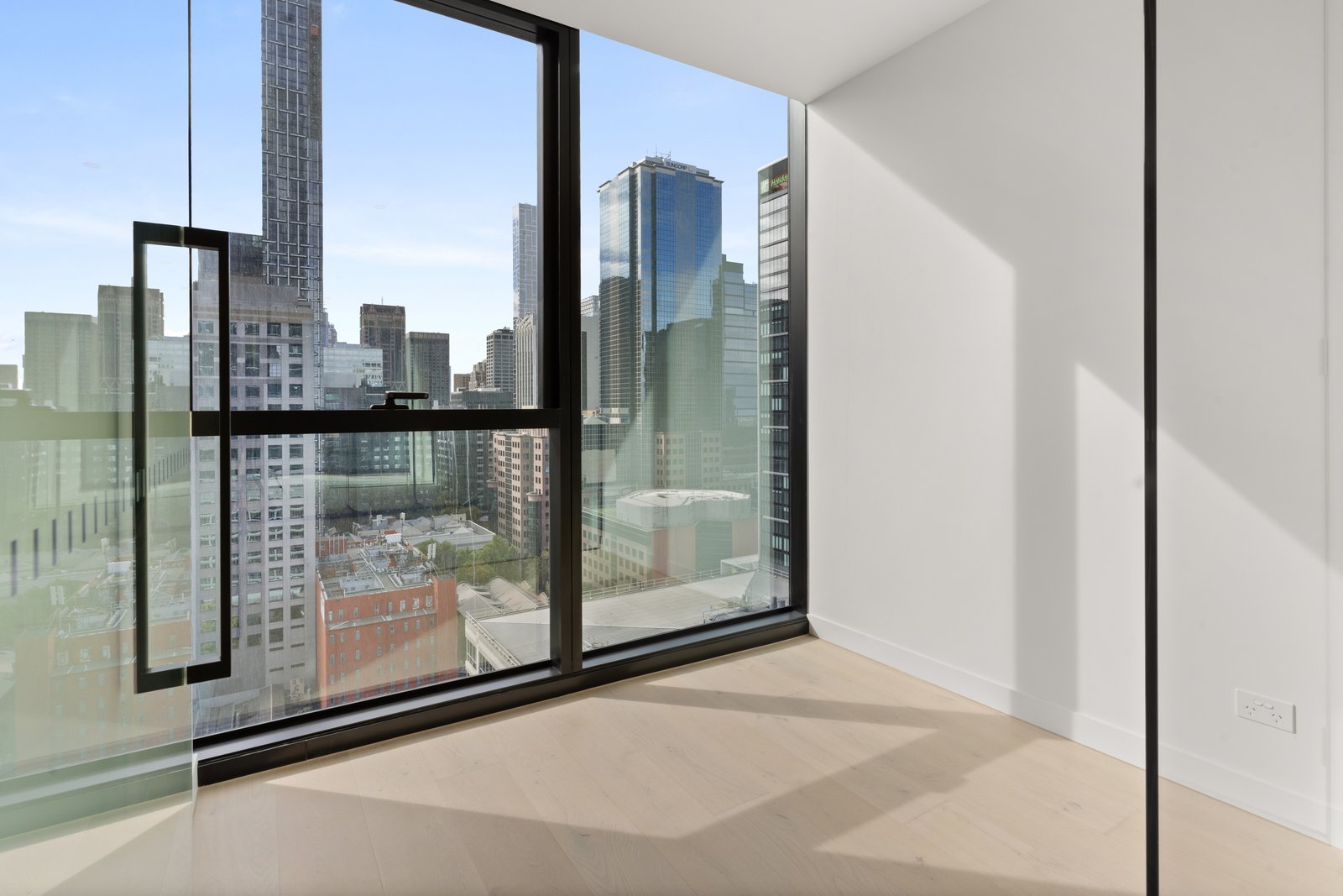 1807/138 Spencer Street MELBOURNE 5