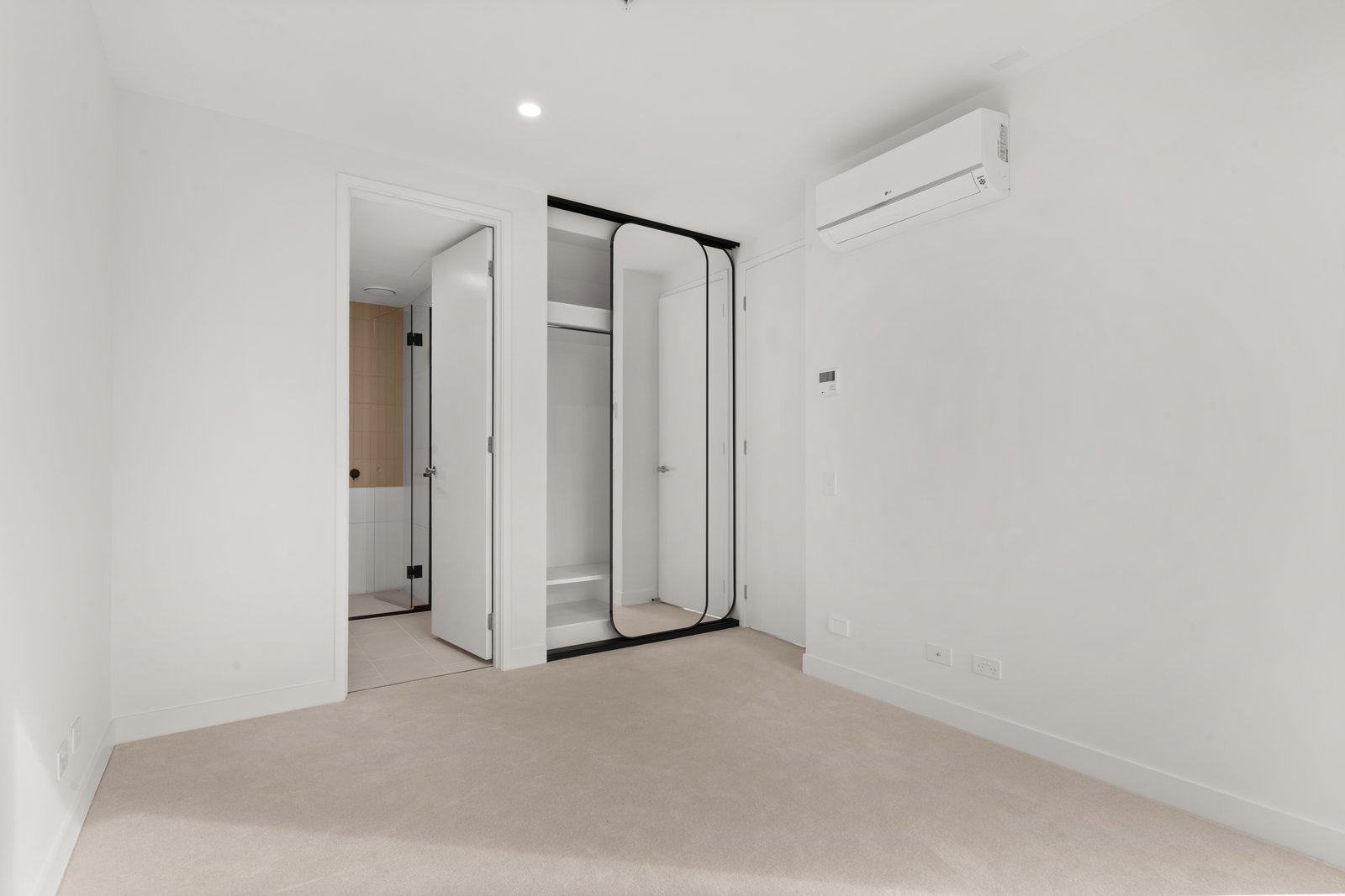 1807/138 Spencer Street MELBOURNE 7