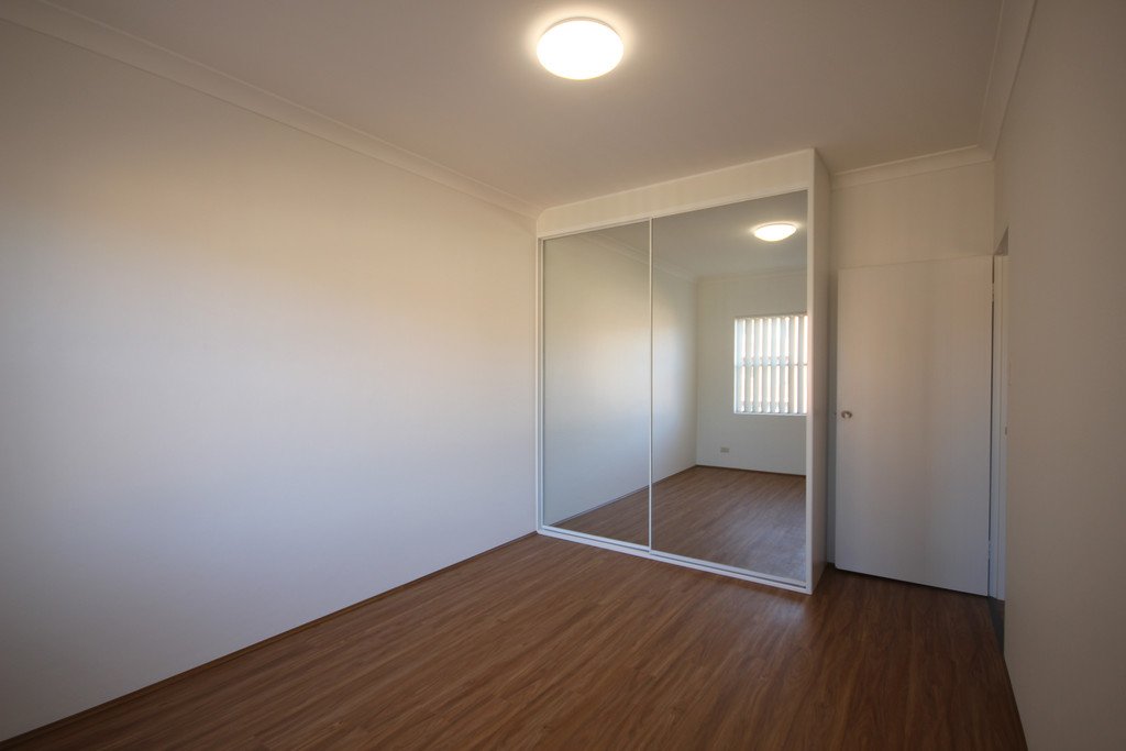 18/1-5 King Street KOGARAH 4