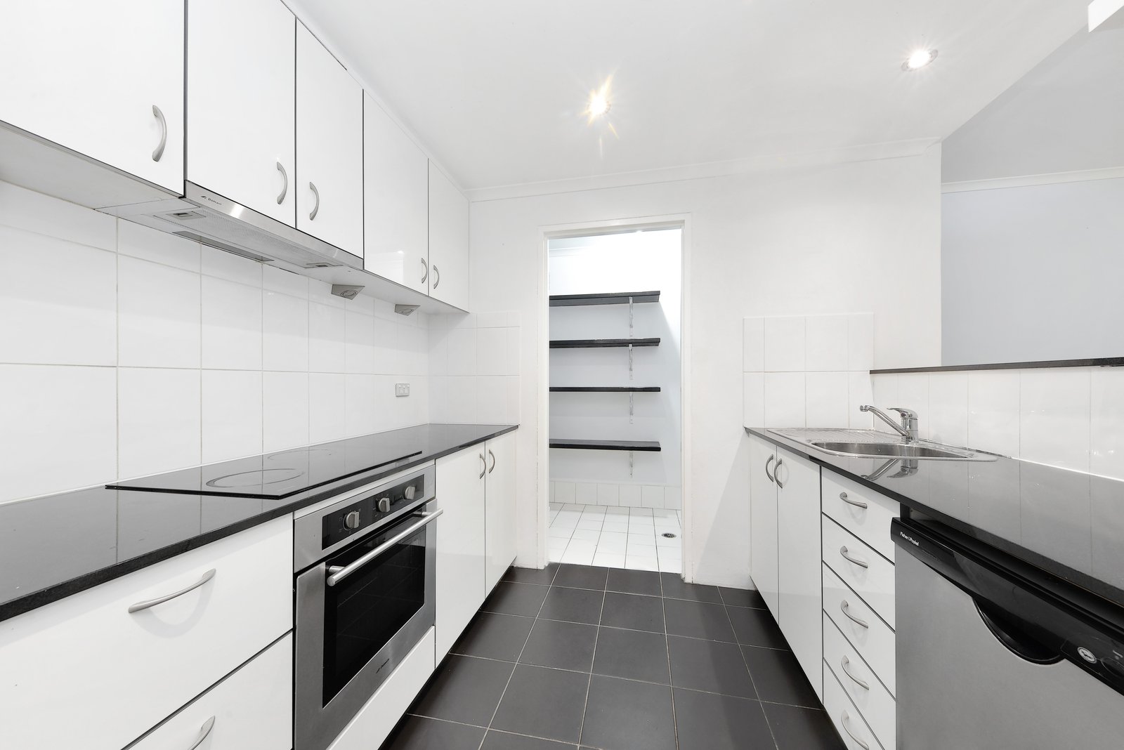 18/1-7 Gloucester Place KENSINGTON 4