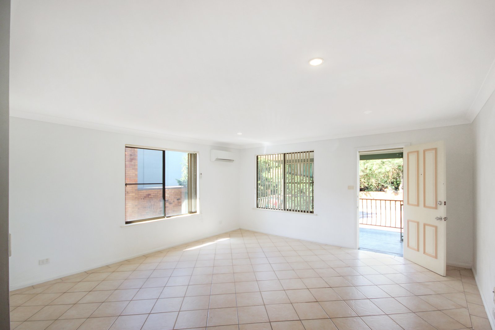 1/81 Bold Street LAURIETON 2