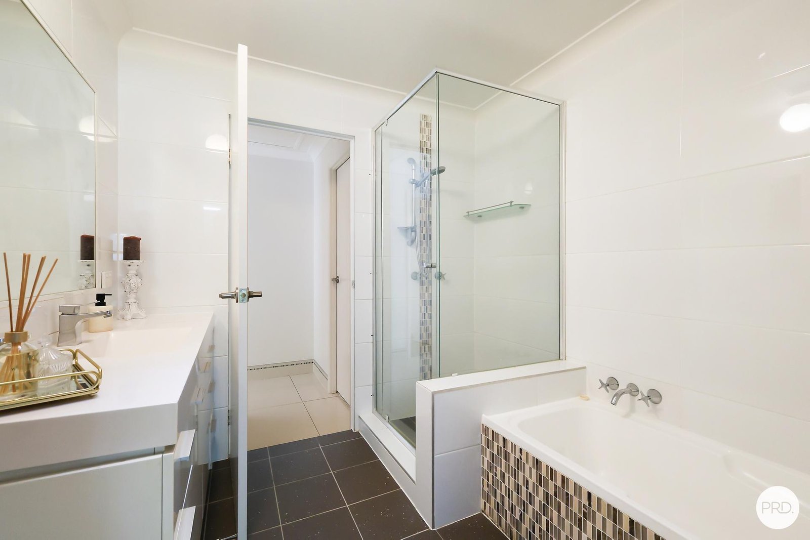 18/1 Doyalson Place HELENSVALE 7