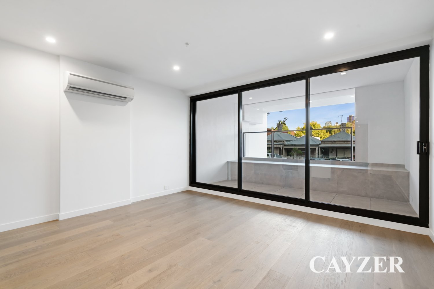Gallery: 1/81 Palmerston Crescent