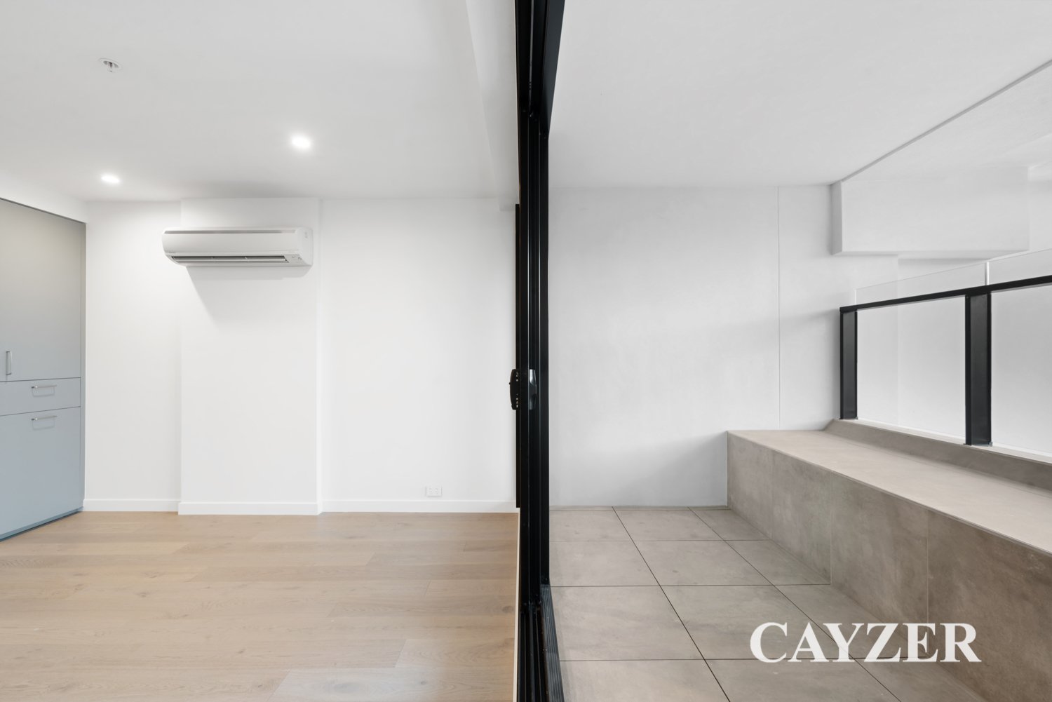 Gallery: 1/81 Palmerston Crescent