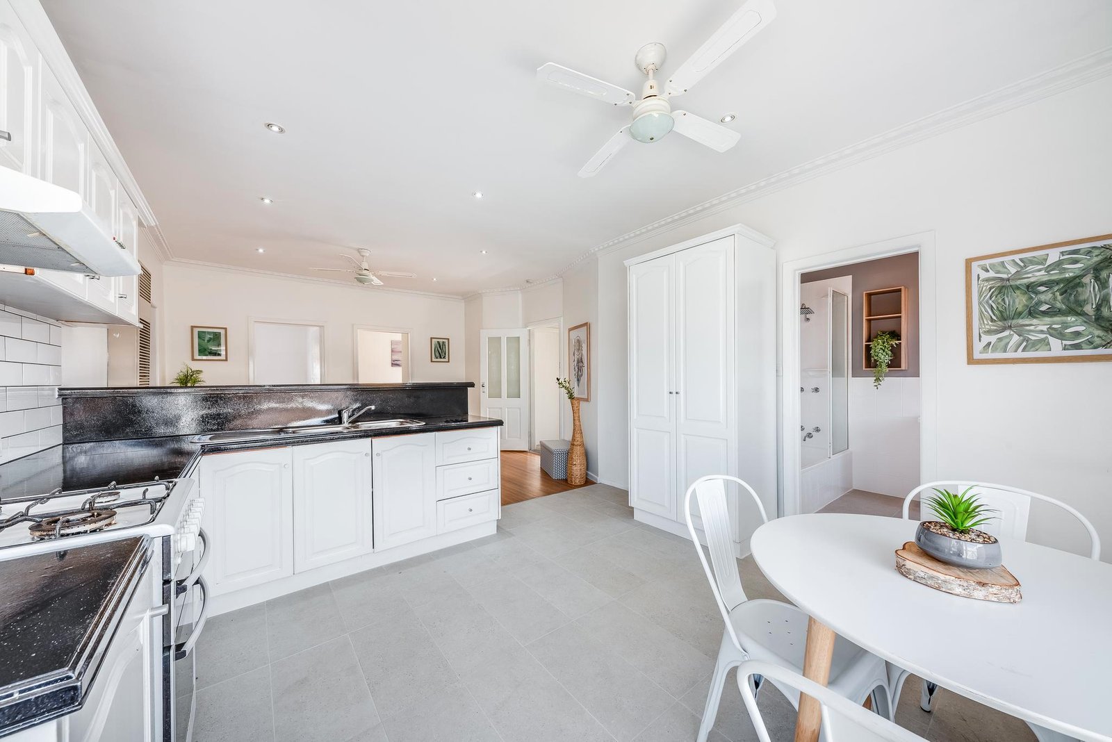 Gallery: 181 Thompson Road