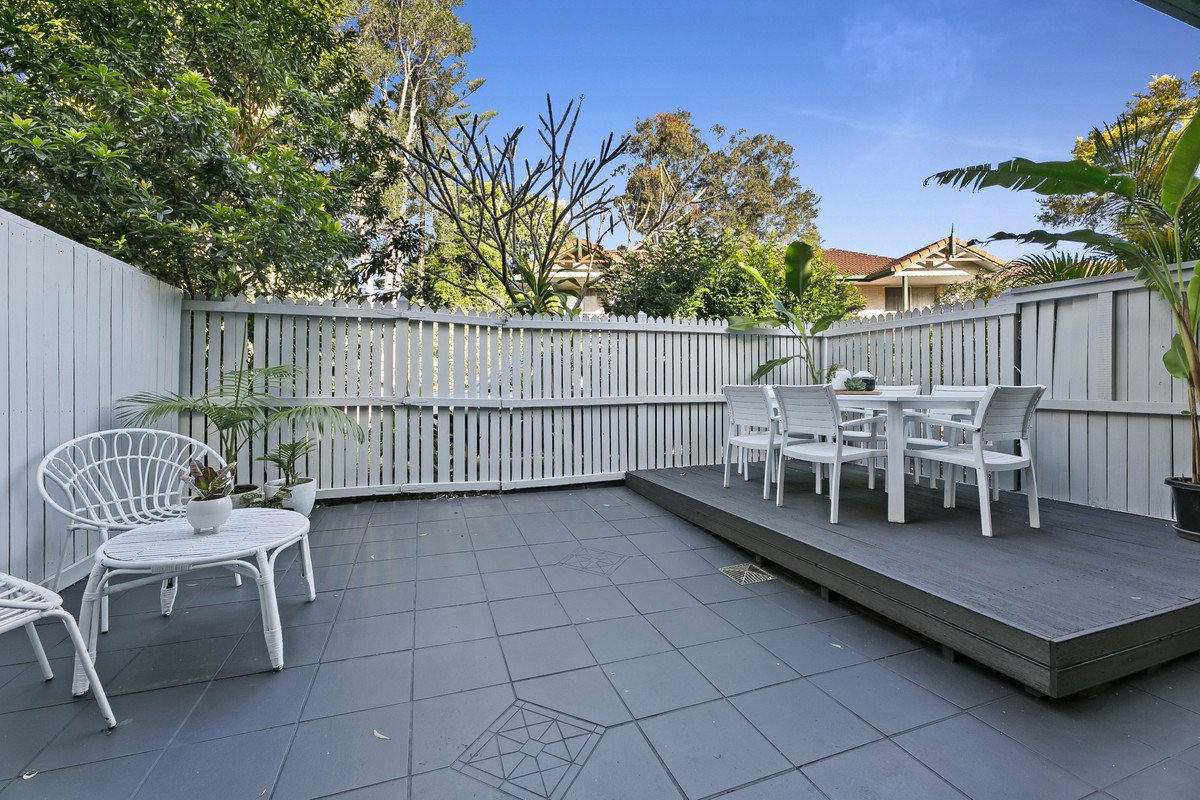 18/1 Township Drive BURLEIGH HEADS 7