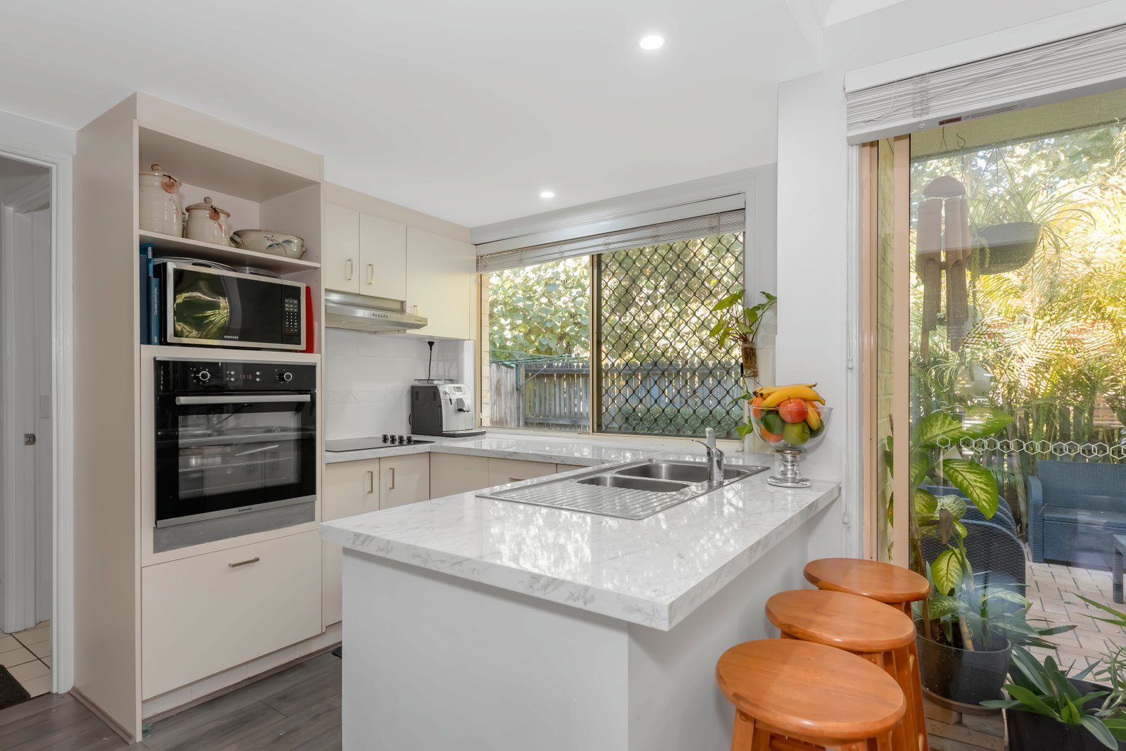 18/1 Township Drive BURLEIGH HEADS 4