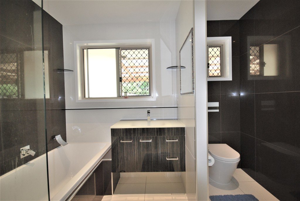 1/81 Treeview Drive BURLEIGH WATERS 10