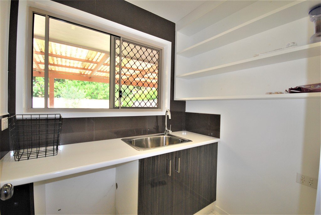 1/81 Treeview Drive BURLEIGH WATERS 13