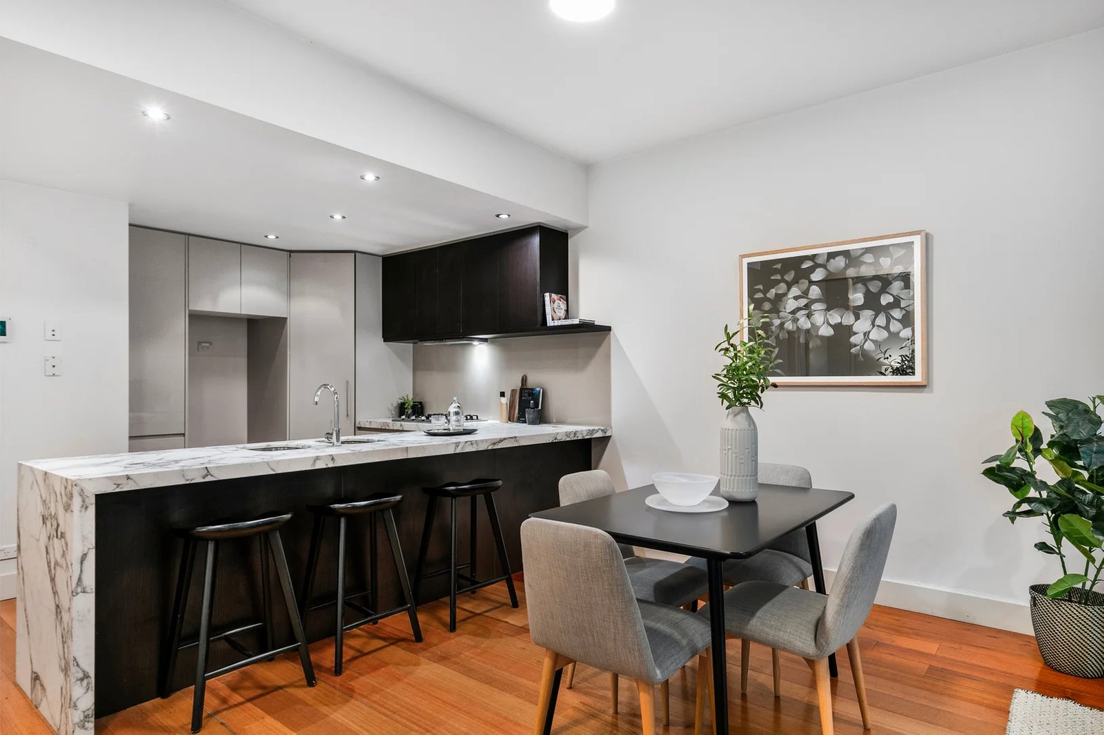 Gallery: 18/10 Tennyson Street