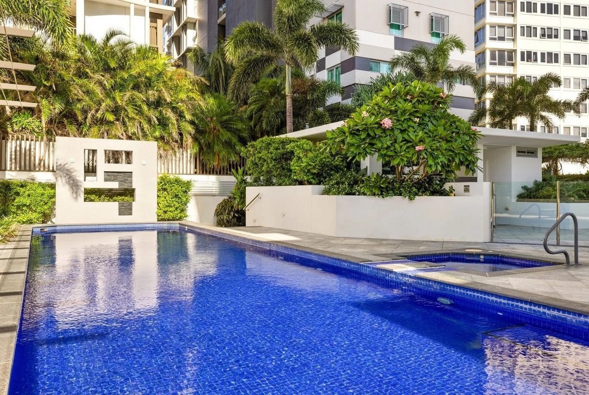 18/106 The Esplanade Burleigh Heads 16