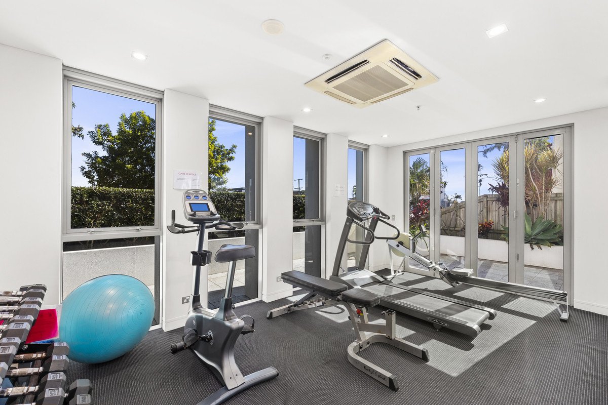 18/106 The Esplanade Burleigh Heads 19