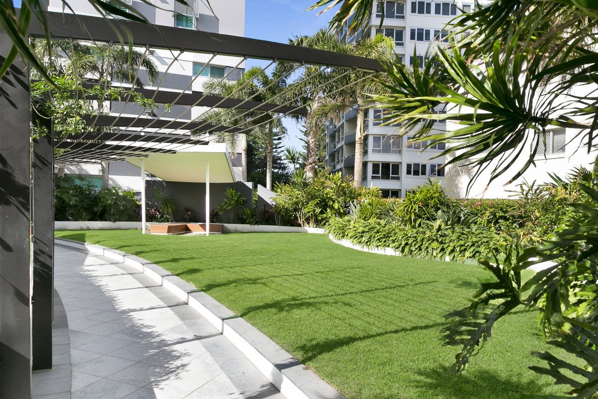 18/106 The Esplanade Burleigh Heads 20