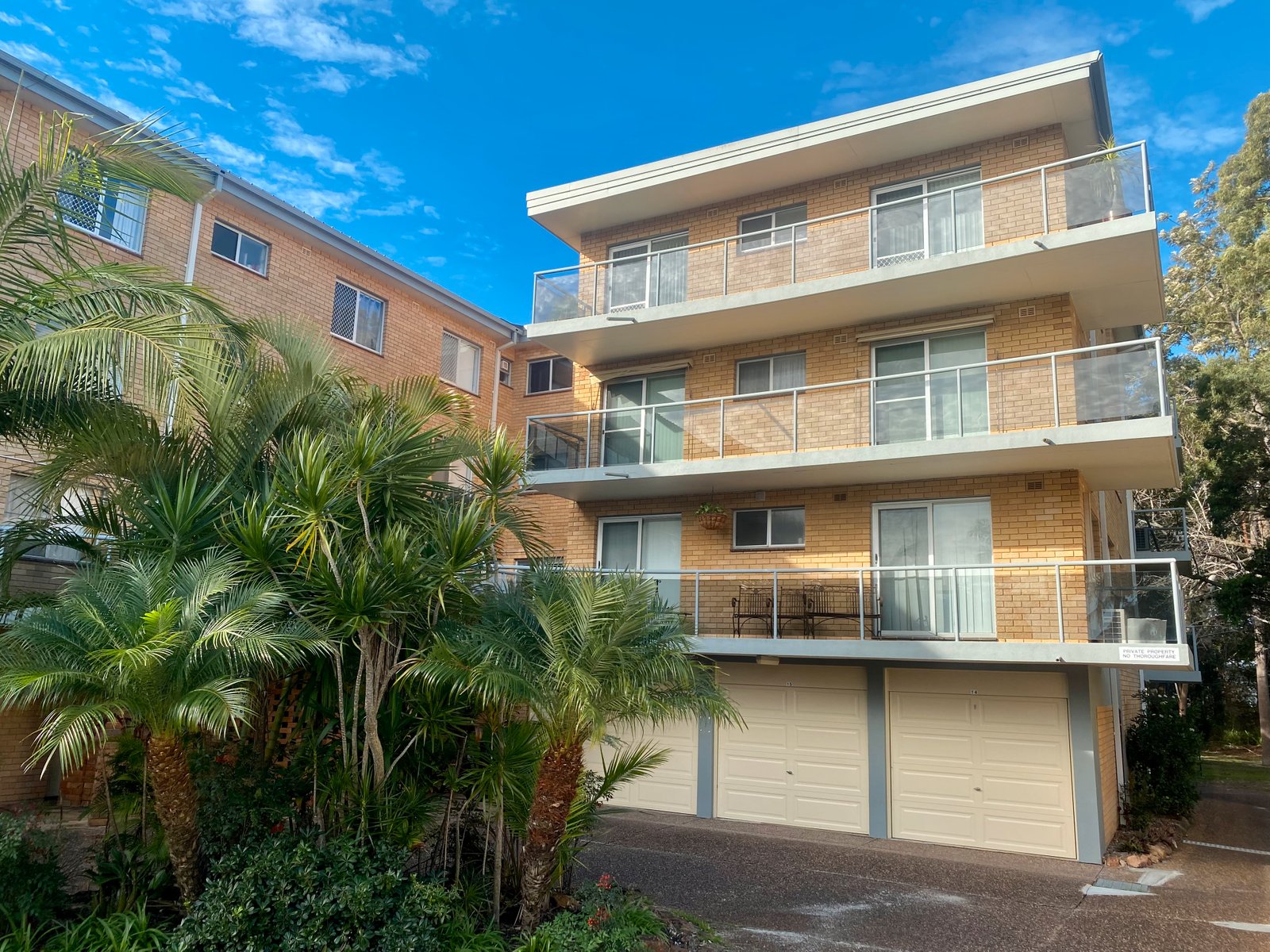 18/11 Catalina Close NELSON BAY 19
