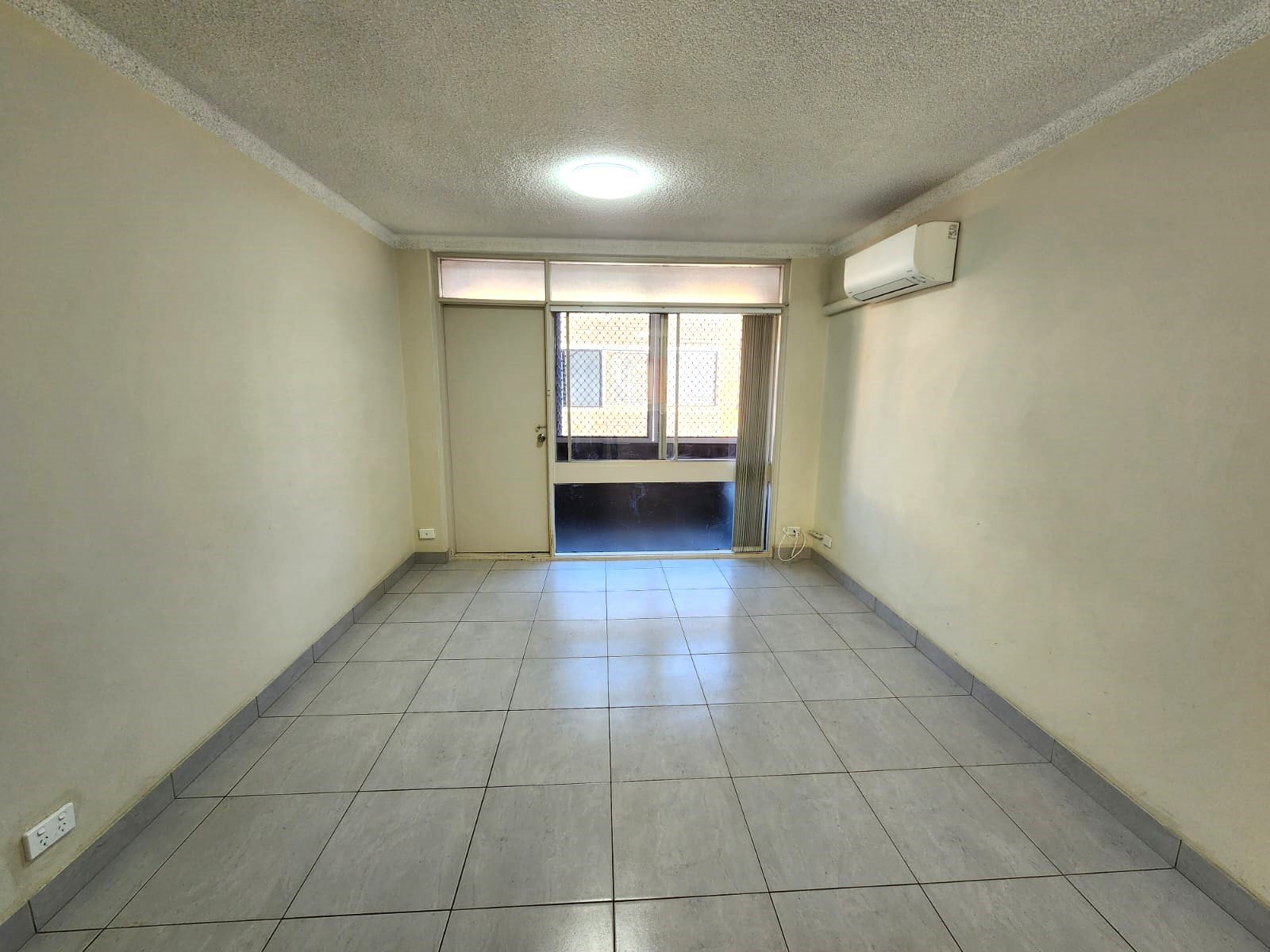 18/11 Forbes Street WARWICK FARM 2