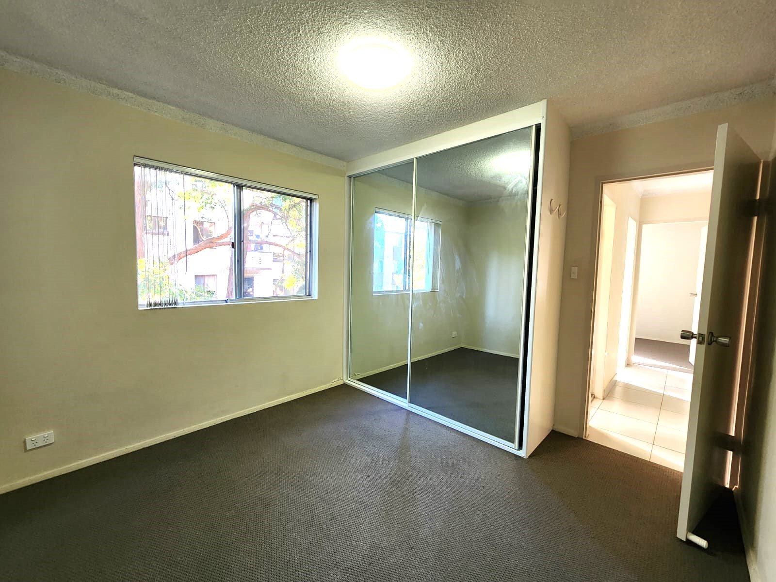 18/11 Forbes Street WARWICK FARM 4