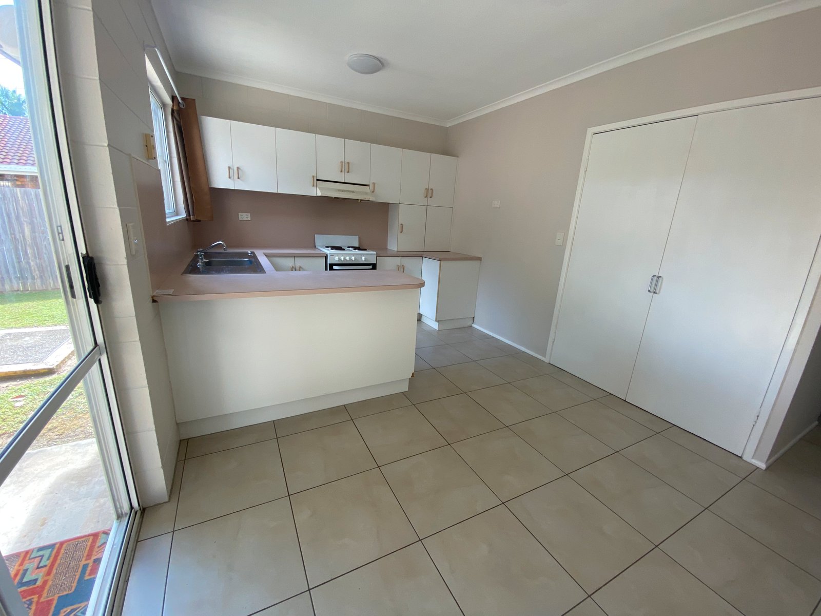 18/11 Island Drive CANNONVALE 2