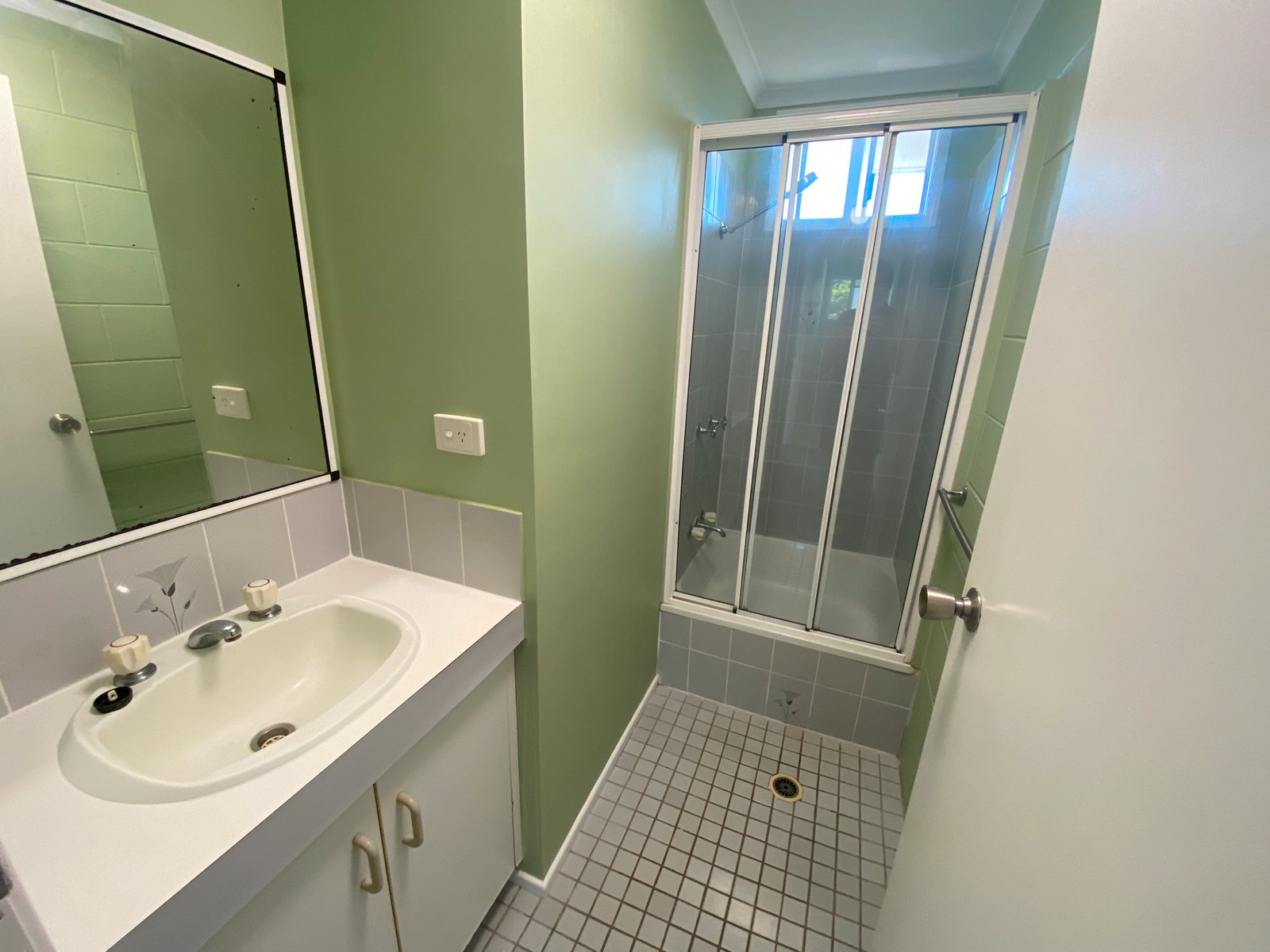 18/11 Island Drive CANNONVALE 9