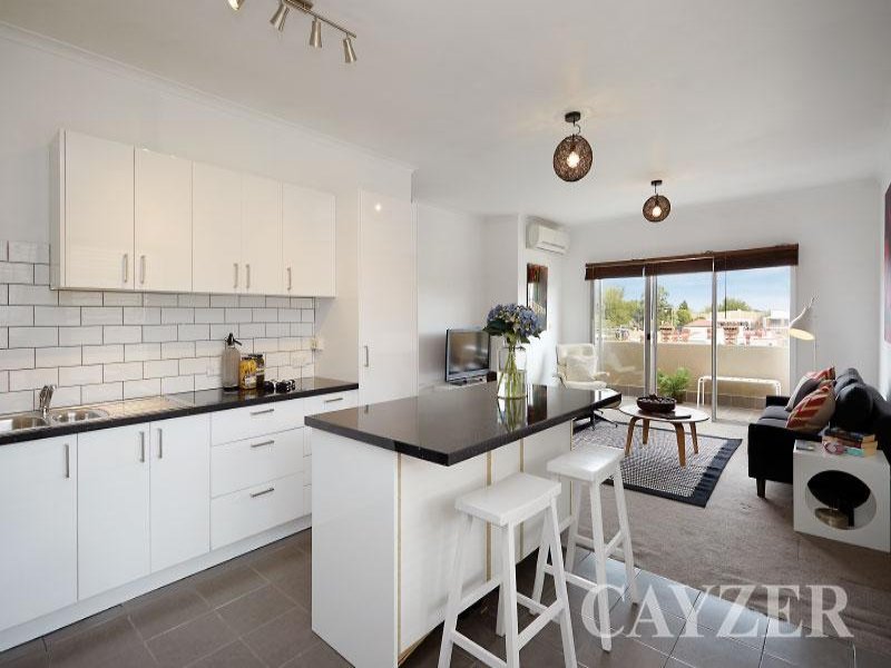 Gallery: 18/119 Wellington Street