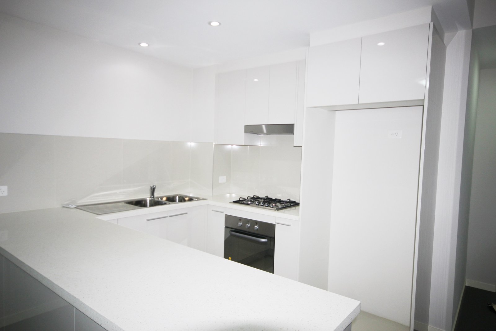 18/12-16 Terrace Road DULWICH HILL 2
