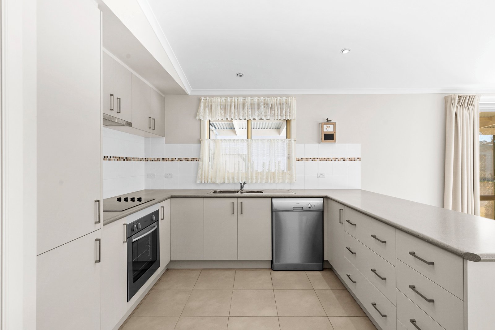 18/127 High Street NAGAMBIE 7