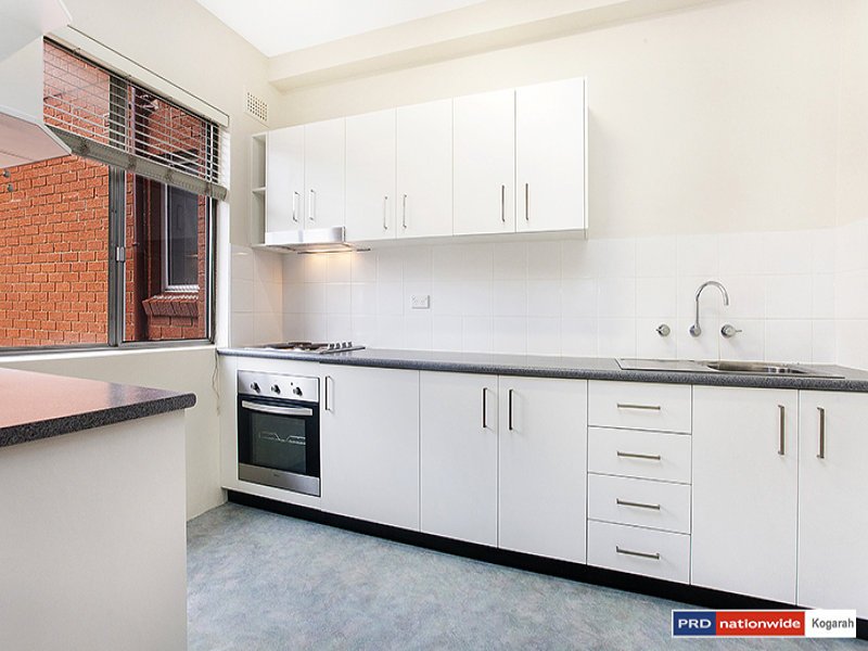 18/142 Chuter Avenue SANS SOUCI 2