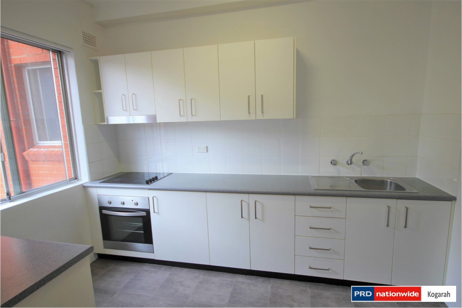 18/142 Chuter Avenue SANS SOUCI 2