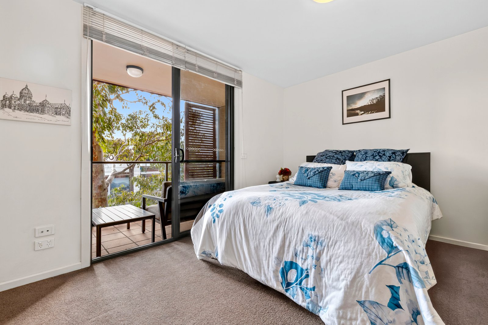 Gallery: 18/1554-1556 Dandenong Road
