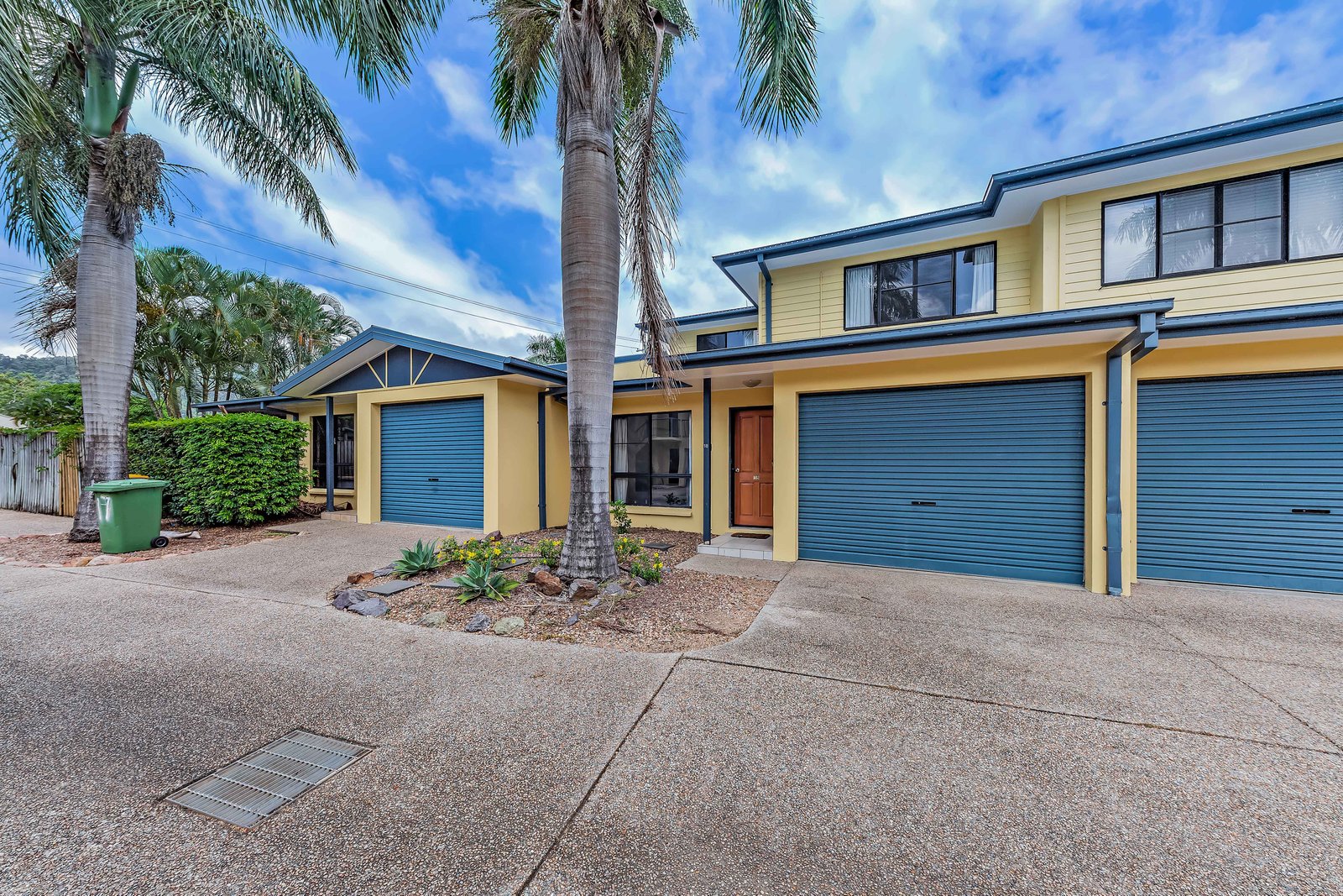 18/16 Beach Road CANNONVALE 7