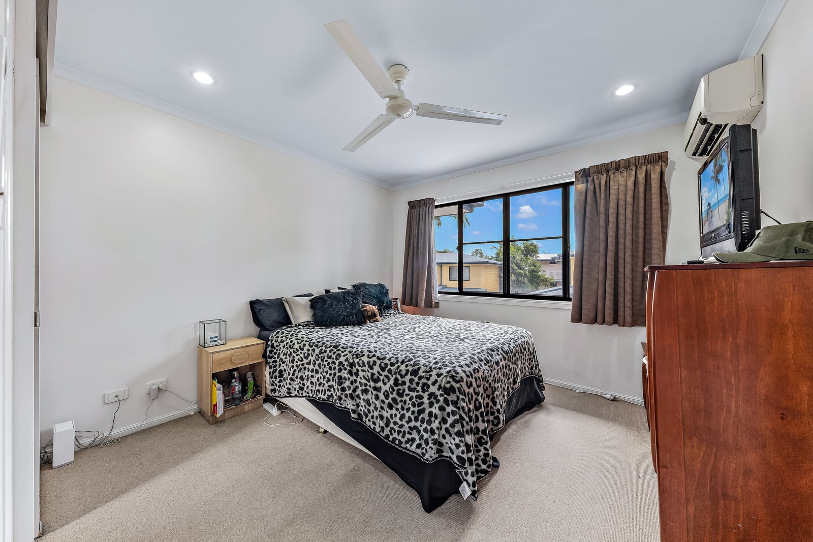 18/16 Beach Road CANNONVALE 8