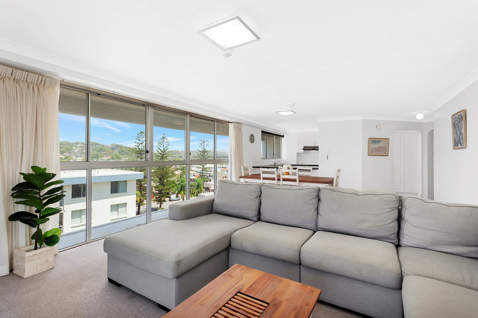 18/170 The Esplanade BURLEIGH HEADS 6