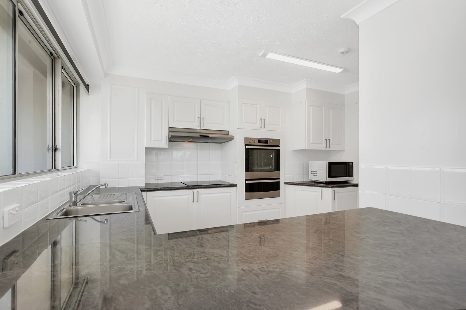 18/170 The Esplanade BURLEIGH HEADS 7