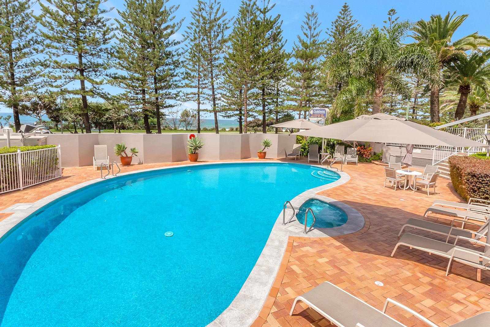 18/170 The Esplanade BURLEIGH HEADS 16