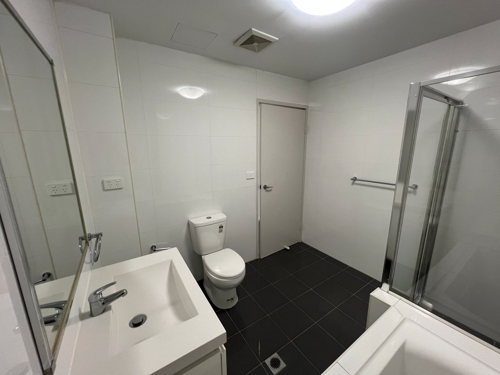 18/18-22 Castlereagh Street LIVERPOOL 10