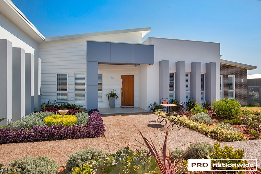 182 Browns Lane TAMWORTH 2