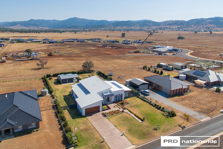 182 Browns Lane TAMWORTH 21