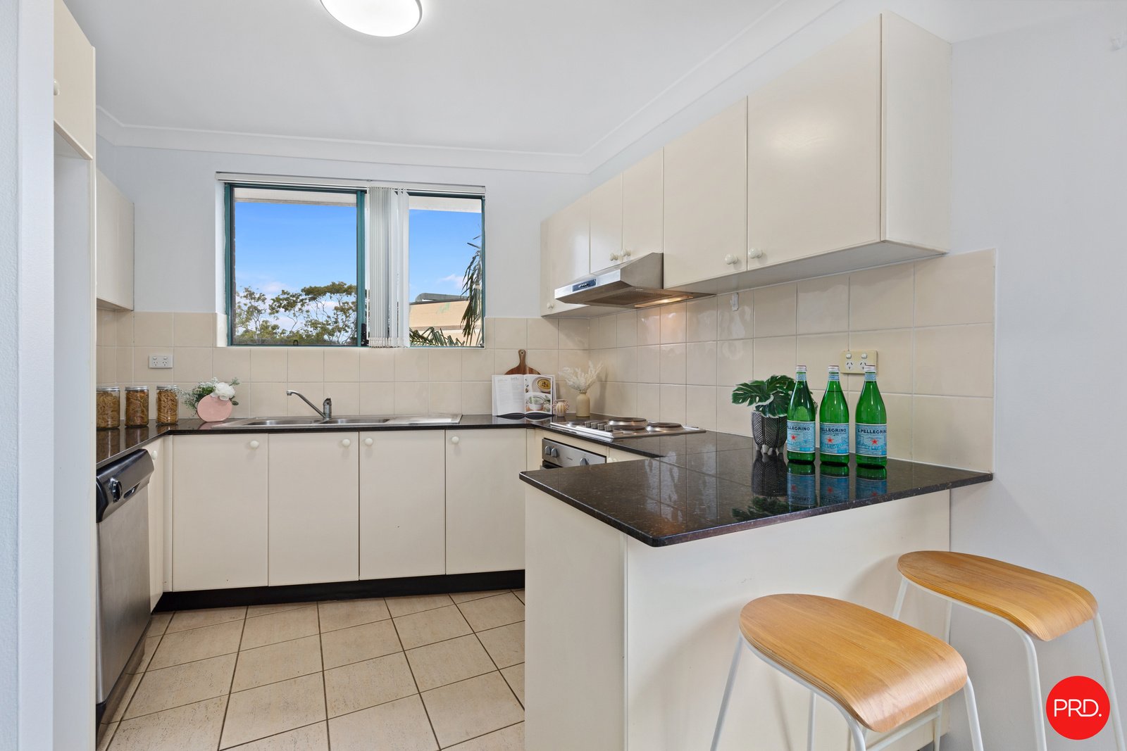 18/22-24 Sarsfield Circuit BEXLEY NORTH 2