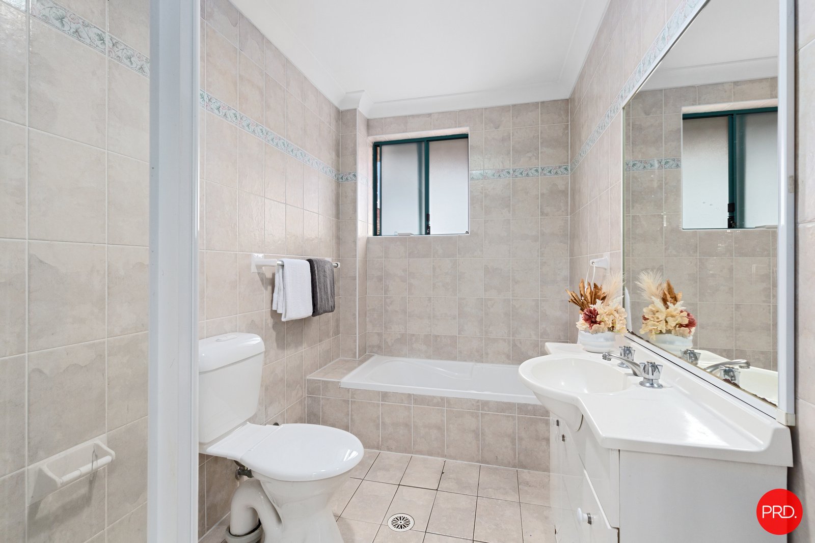 18/22-24 Sarsfield Circuit BEXLEY NORTH 6