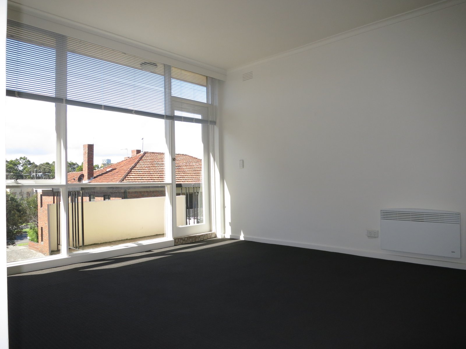 Gallery: 18/225 Canterbury Road