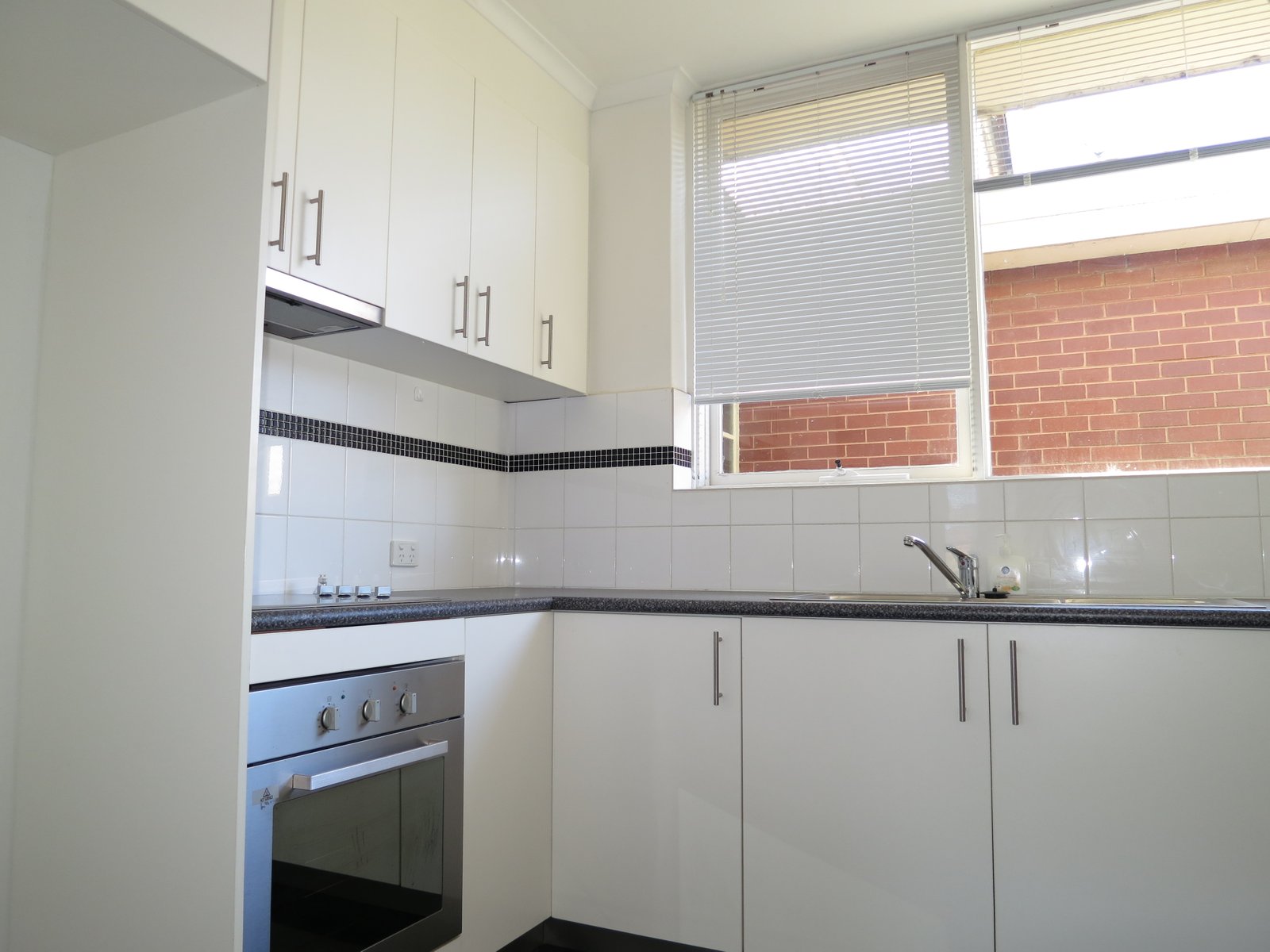 Gallery: 18/225 Canterbury Road
