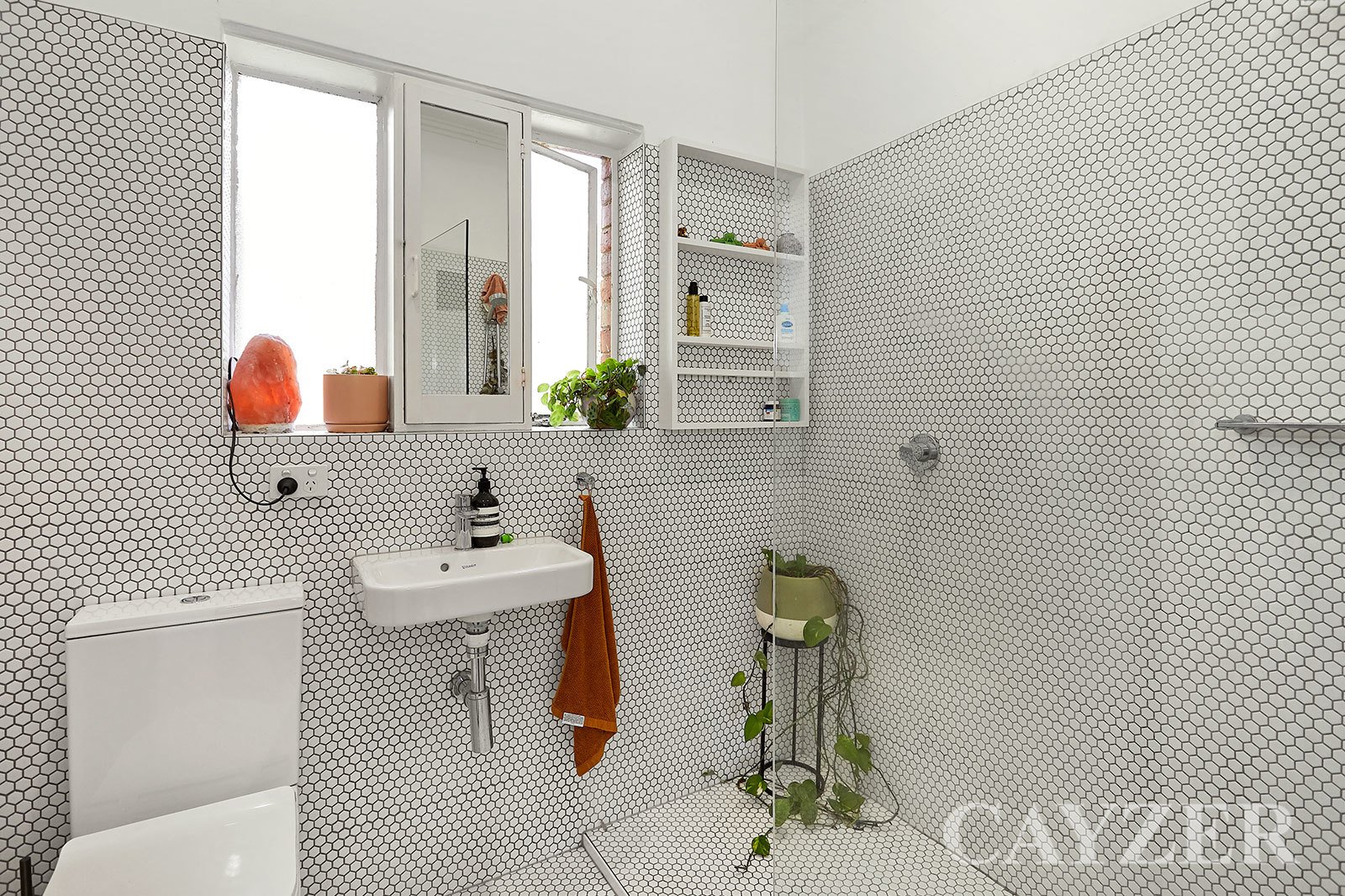 Gallery: 18/23-25 Charnwood Road