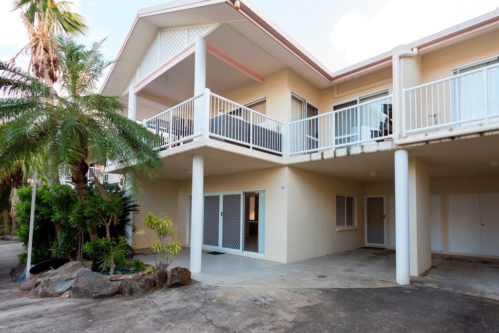 18/24 (Sailz) Pandanus Drive CANNONVALE 2