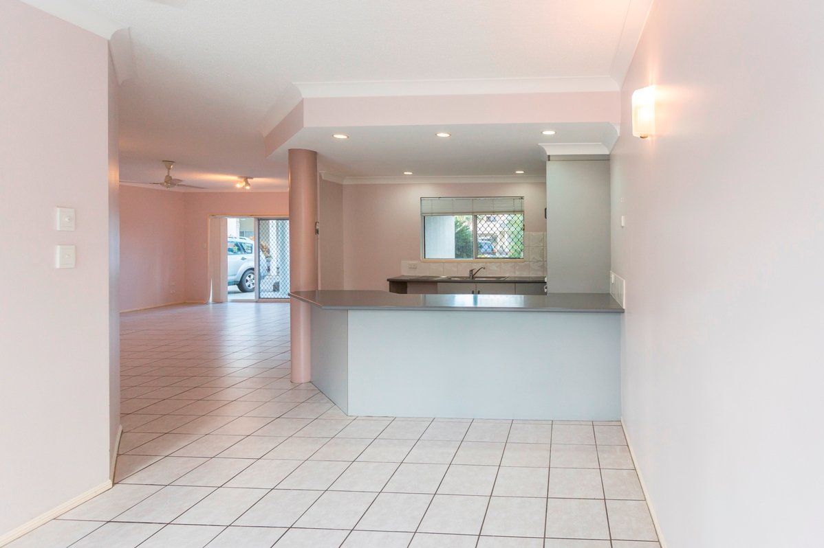 18/24 (Sailz) Pandanus Drive CANNONVALE 3