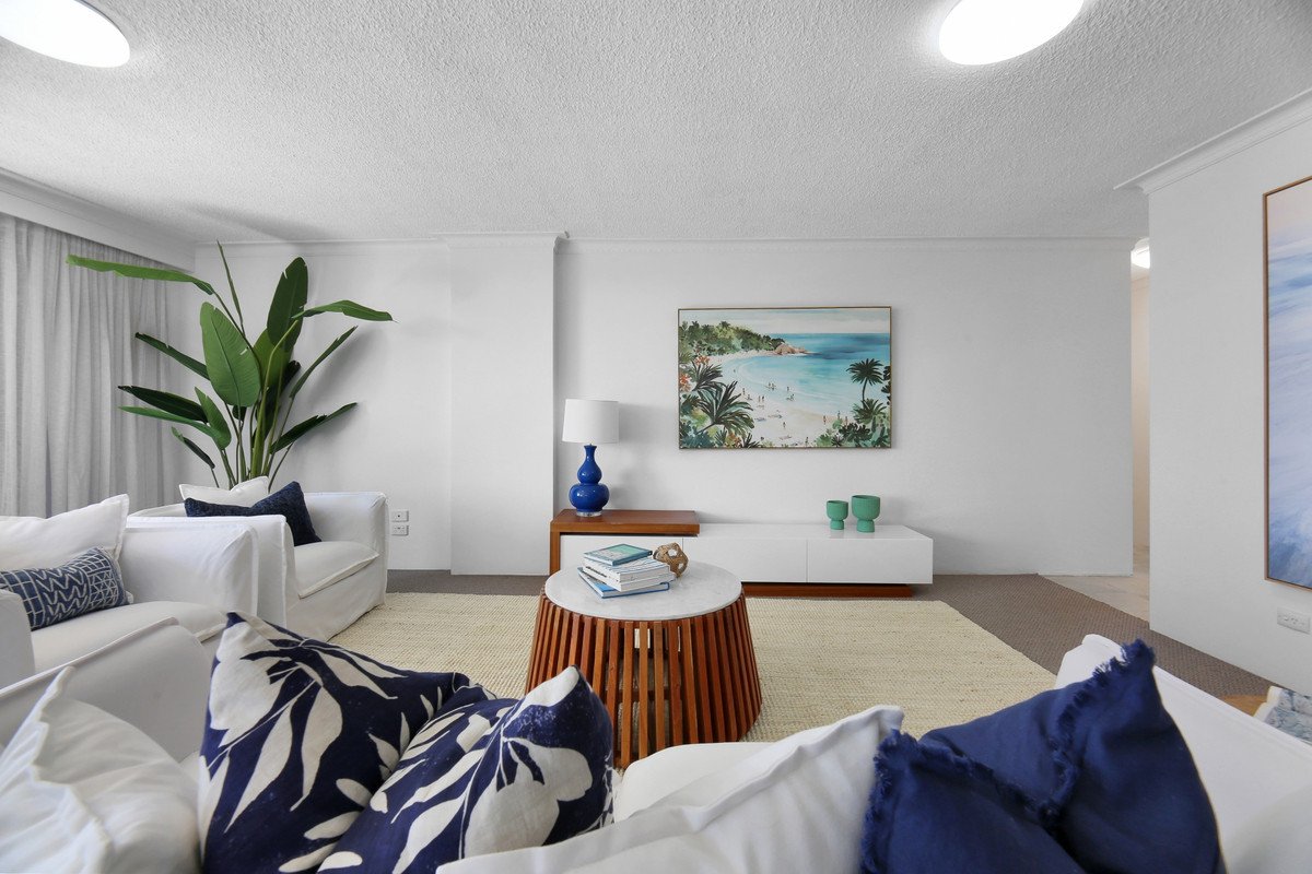 18/24 The Esplanade Burleigh Heads 3